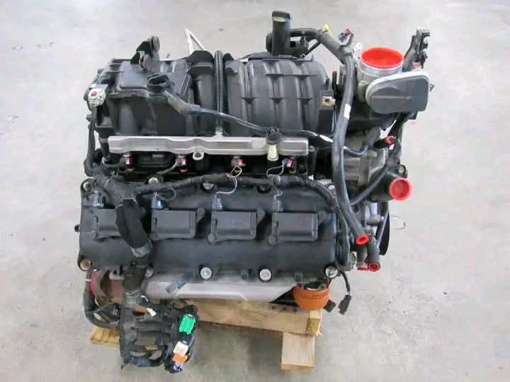 HEMI Engine View 1
